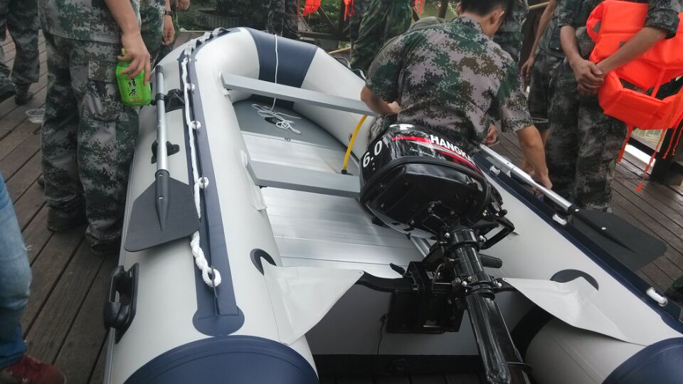 沖鋒舟抗洪